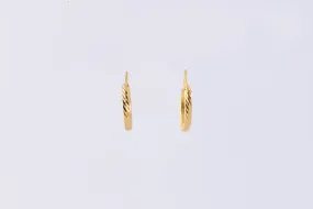 22k Yellow Gold Small Hoop Huggie Earrings (1.04g.)