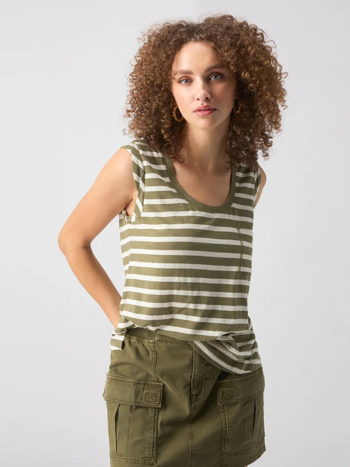 TRAVELLER TWIST SLEEVE TEE (ECRU OLIVE STRIPE) - SANCTUARY